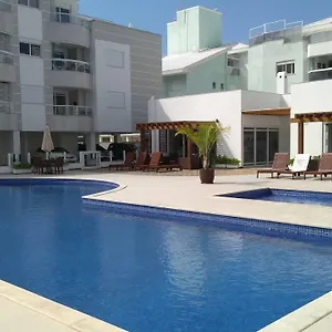 Frente A Piscina A Uma Quadra Da Apartamento